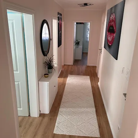 Apartament Vier Apartment, Messe