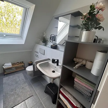 Vier Apartment, Messe